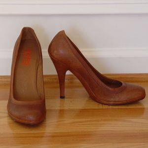 KORS MICHAEL KORS TORQUAY CAMERON PUMP - 10/40